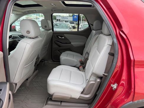 Used 2019 Chevrolet Traverse LT w/ LT Premium Package FWD image 10