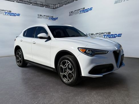 Used 2019 Alfa Romeo Stelvio image 3