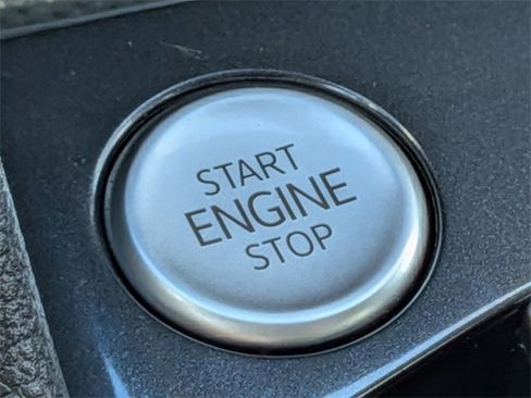 Certified 2024 Volkswagen Tiguan SE image 35