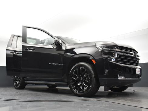 Used 2023 Chevrolet Suburban LT w/ Luxury Package AWD/4WD image 30