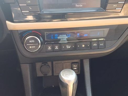 Used 2016 Toyota Corolla LE FWD image 12