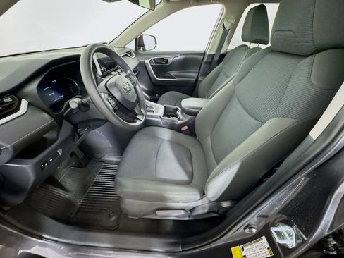 Certified 2024 Toyota RAV4 LE AWD/4WD image 19