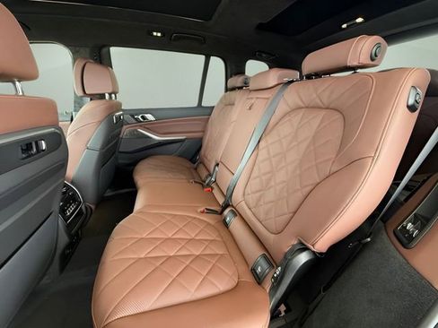 Used 2026 BMW X7 xDrive40i w/ M Sport Package image 21