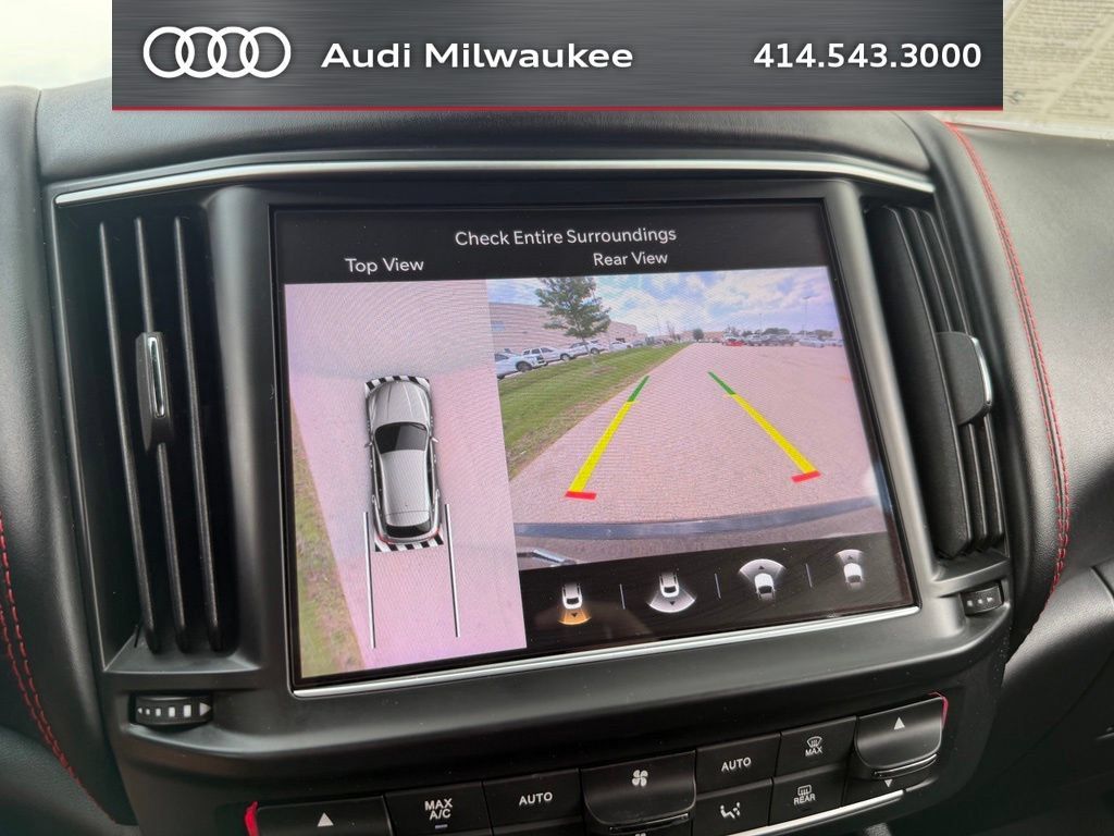 Used 2021 Maserati Levante AWD/4WD image 24