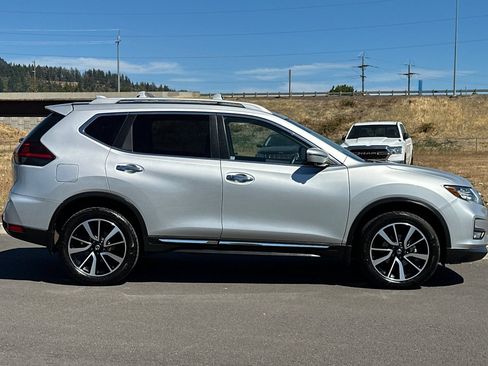 Used 2019 Nissan Rogue SL w/ Premium Package AWD/4WD image 2