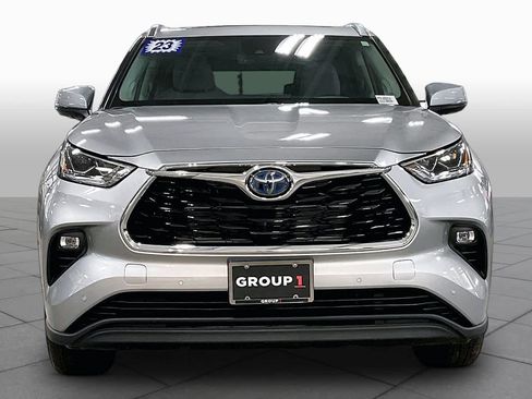 Used 2023 Toyota Highlander Limited AWD/4WD image 4