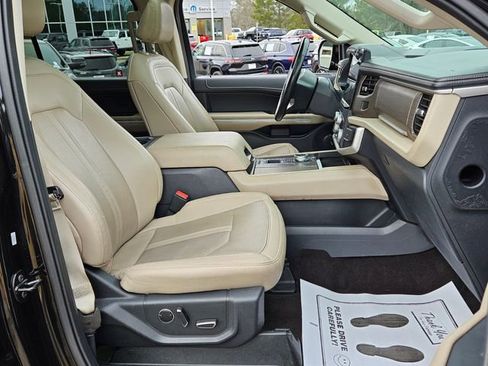 Used 2023 Ford Expedition Limited image 15