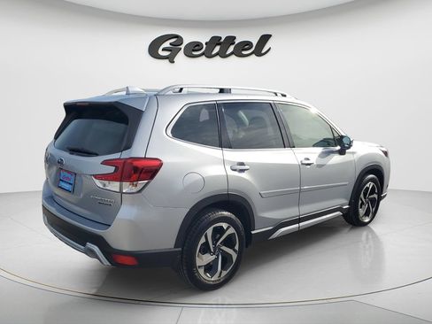 Used 2022 Subaru Forester Touring AWD/4WD image 5