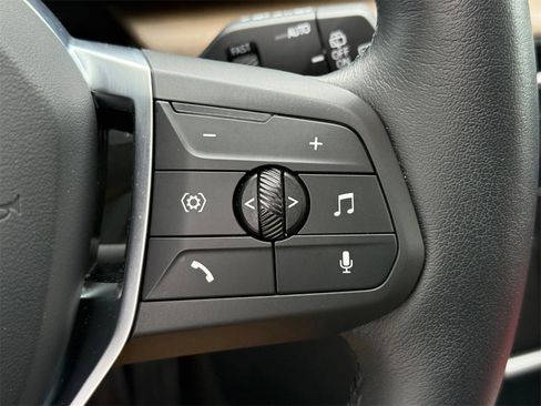 Used 2025 BMW X1 xDrive28i w/ Technology Package image 17