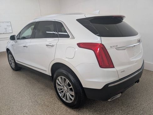 Used 2017 Cadillac XT5 Luxury w/ Driver Awareness Package AWD/4WD image 3