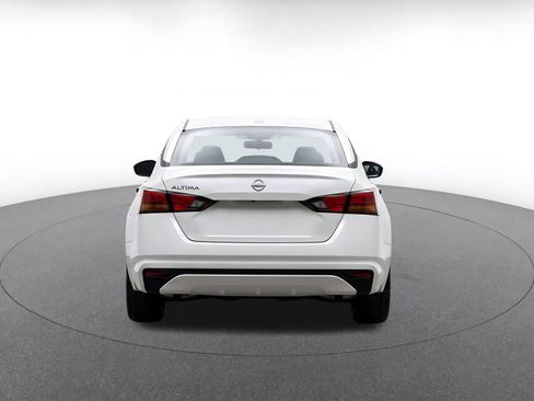 Used 2025 Nissan Altima 2.5 SV FWD image 8