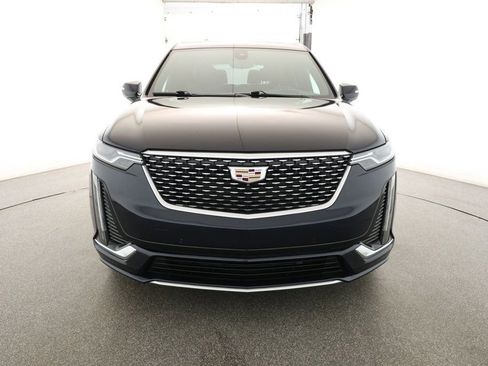 Used 2021 Cadillac XT6 Premium Luxury image 2