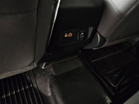 Used 2022 Nissan Frontier SV image 26