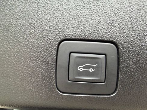 Used 2023 Buick Encore GX Essence w/ Experience Buick Package FWD image 11