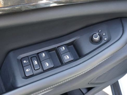 Used 2023 Jeep Grand Cherokee Altitude AWD/4WD image 14