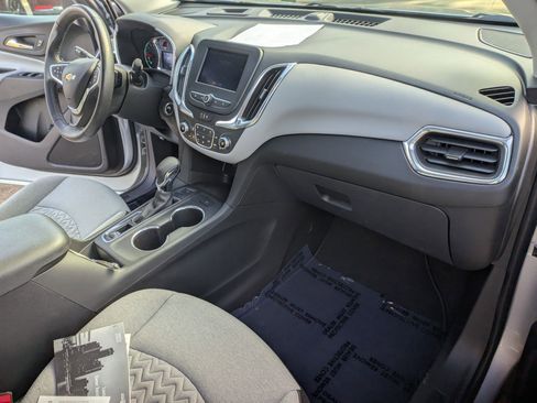 Used 2022 Chevrolet Equinox LT image 25