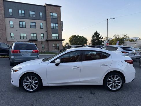 Used 2017 MAZDA MAZDA3 Touring FWD image 4