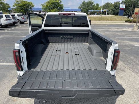 Used 2024 GMC Sierra 2500 AT4 w/ AT4 Premium Plus Package AWD/4WD image 23