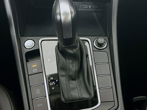 Used 2020 Volkswagen Jetta SE image 25