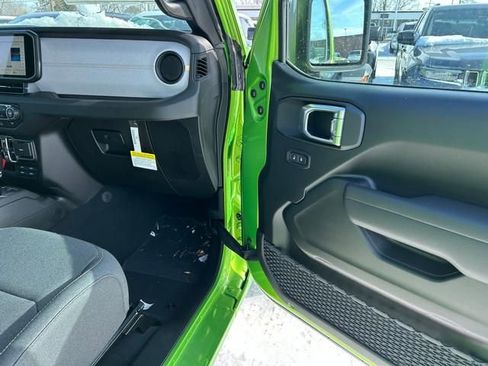 New 2025 Jeep Gladiator Sport image 30