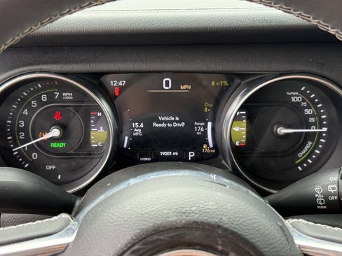 Used 2023 Jeep Wrangler Sahara image 18