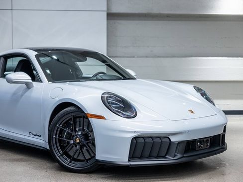 Used 2025 Porsche 911 Carrera 4 GTS image 15