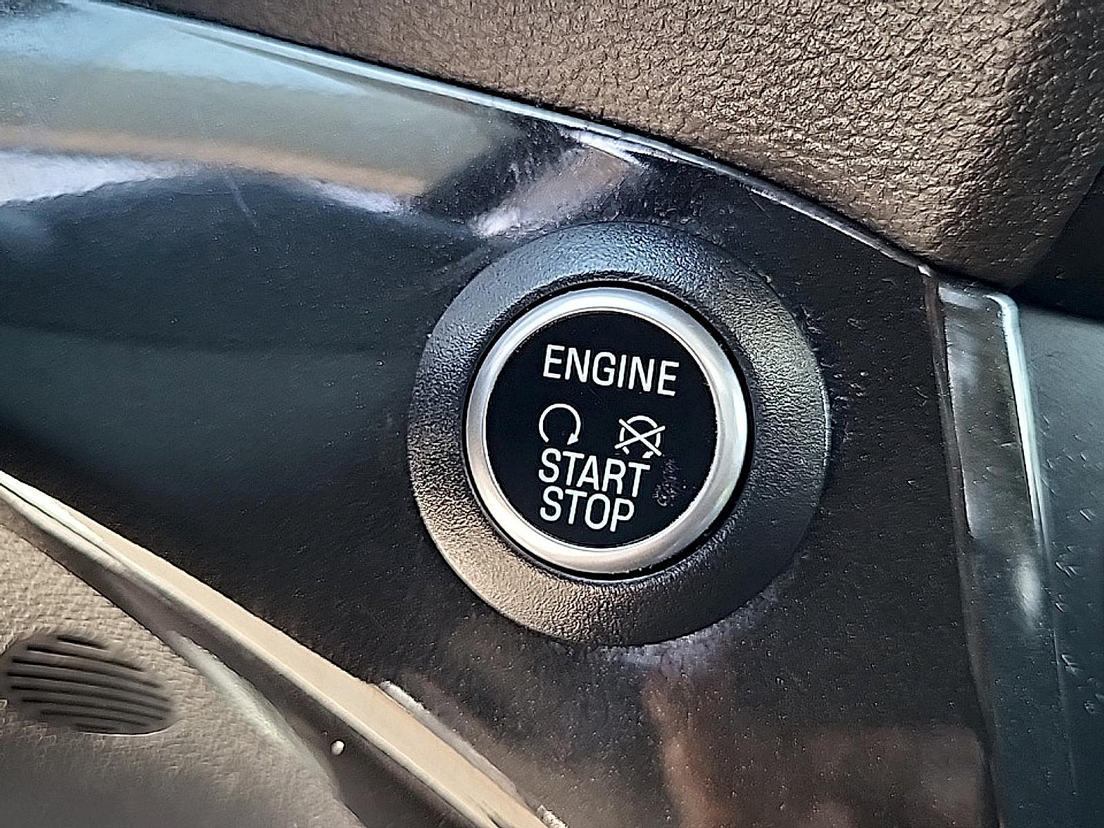 Used 2019 Ford Escape Titanium AWD/4WD image 27