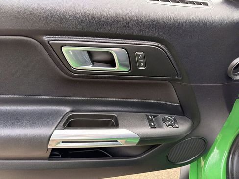 Used 2019 Ford Mustang EcoBoost image 13
