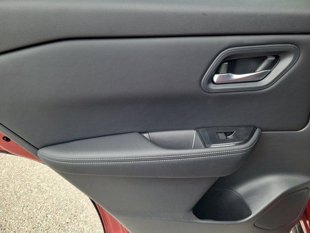 Certified 2026 Nissan Rogue SV FWD image 12