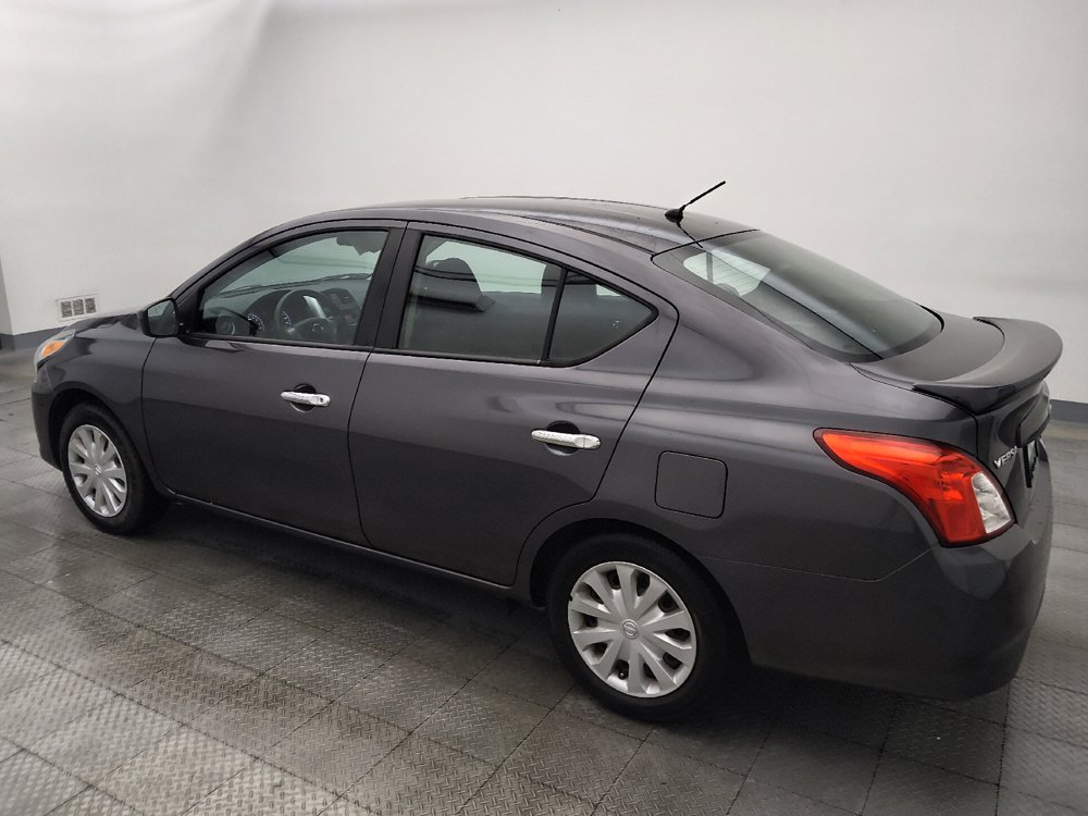 Used 2015 Nissan Versa SV FWD image 3