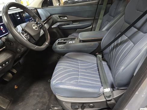 Used 2024 Nissan Ariya AWD image 5