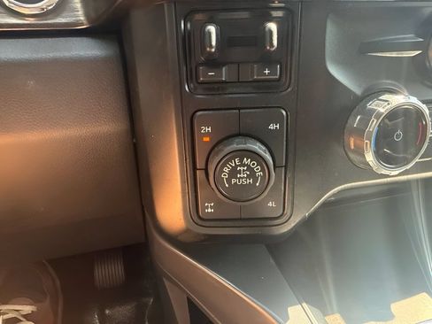 Used 2024 Ford F350 Lariat w/ Lariat Ultimate Package AWD/4WD image 20