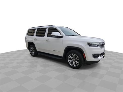 Used 2022 Jeep Wagoneer Series II image 2