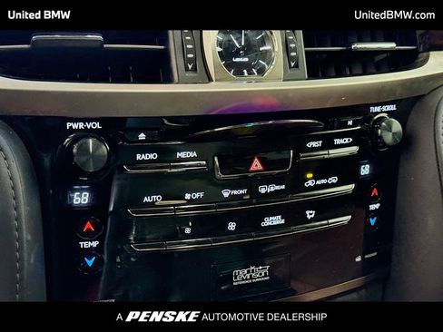Used 2021 Lexus LX 570 4WD w/ Luxury Package image 11