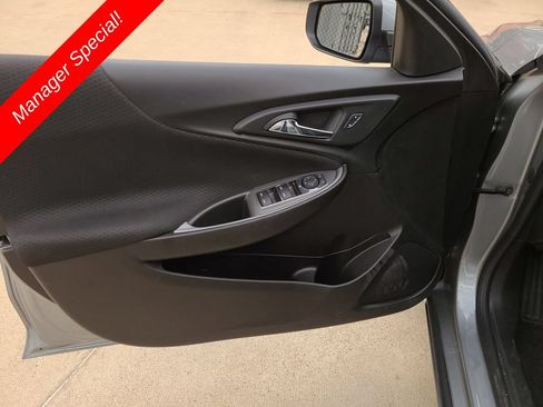 Used 2025 Chevrolet Malibu LS FWD image 15