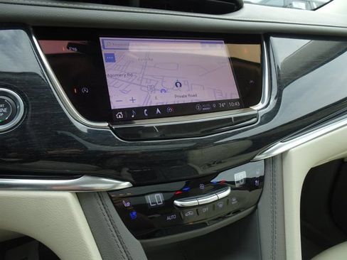 Used 2024 Cadillac XT6 Premium Luxury w/ LPO, Floor Liner Package AWD/4WD image 20