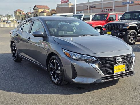 Used 2024 Nissan Sentra SV image 3