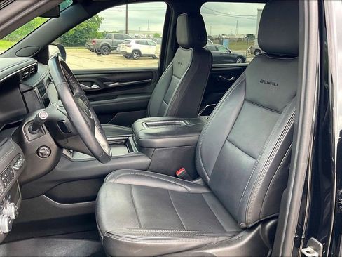 Used 2021 GMC Yukon XL Denali w/ LPO, Illumination Package AWD/4WD image 18