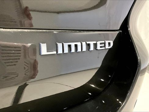 Used 2022 Jeep Grand Cherokee L Limited image 23