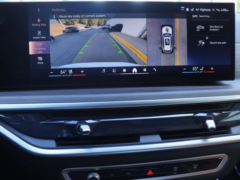 Used 2025 BMW X5 sDrive40i w/ M Sport Package image 32