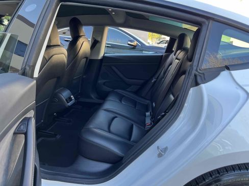 Used 2021 Tesla Model 3 Standard Range Plus image 6