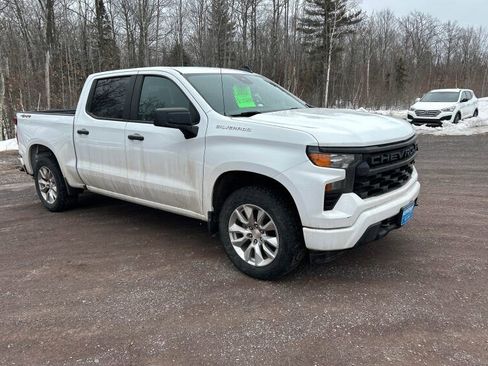 Used 2023 Chevrolet Silverado 1500 Custom image 1