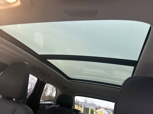 Certified 2025 Volvo XC60 B5 Plus image 27