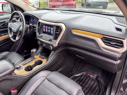 Used 2017 GMC Acadia Denali w/ Technology Package FWD image 39