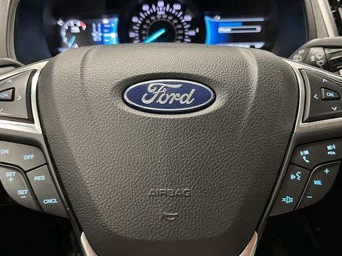 Used 2022 Ford Edge SEL w/ Convenience Package AWD/4WD image 16