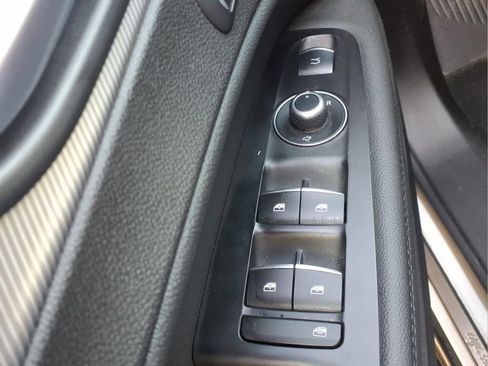 Used 2024 Alfa Romeo Stelvio Veloce AWD/4WD image 19