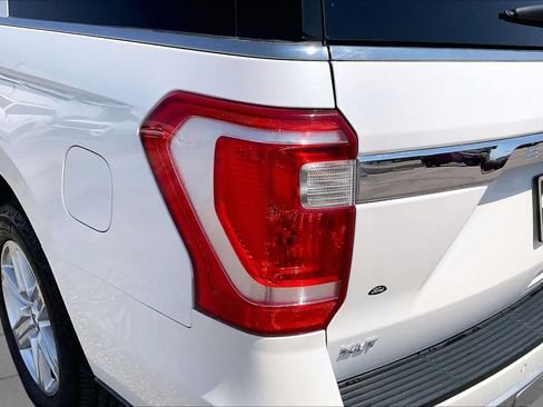 Used 2019 Ford Expedition Max XLT w/ Equipment Group 202A AWD/4WD image 28