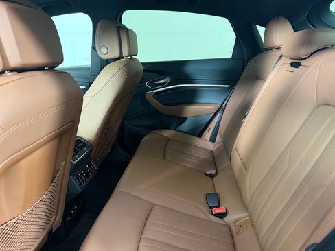 Used 2023 Audi e-tron Premium Plus w/ Premium Plus Package image 21