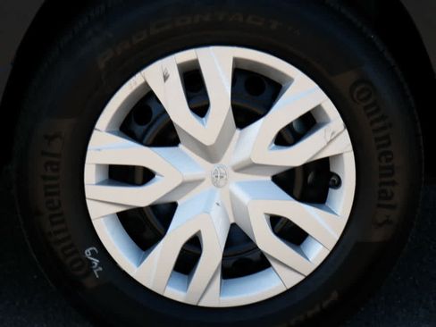 Used 2024 Toyota Corolla Cross L AWD/4WD image 12