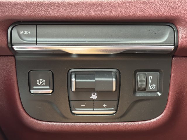 Used 2025 Cadillac Escalade Sport RWD image 24